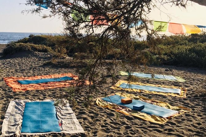 Yoga at the beach in Tenerife - What the one-hour itinerary feels like
